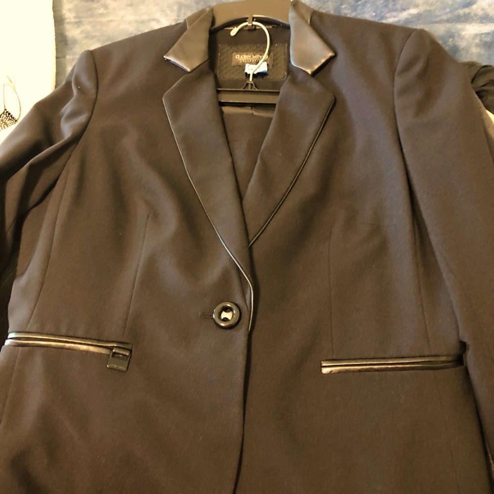 Black skirt suit that is multi purpose!